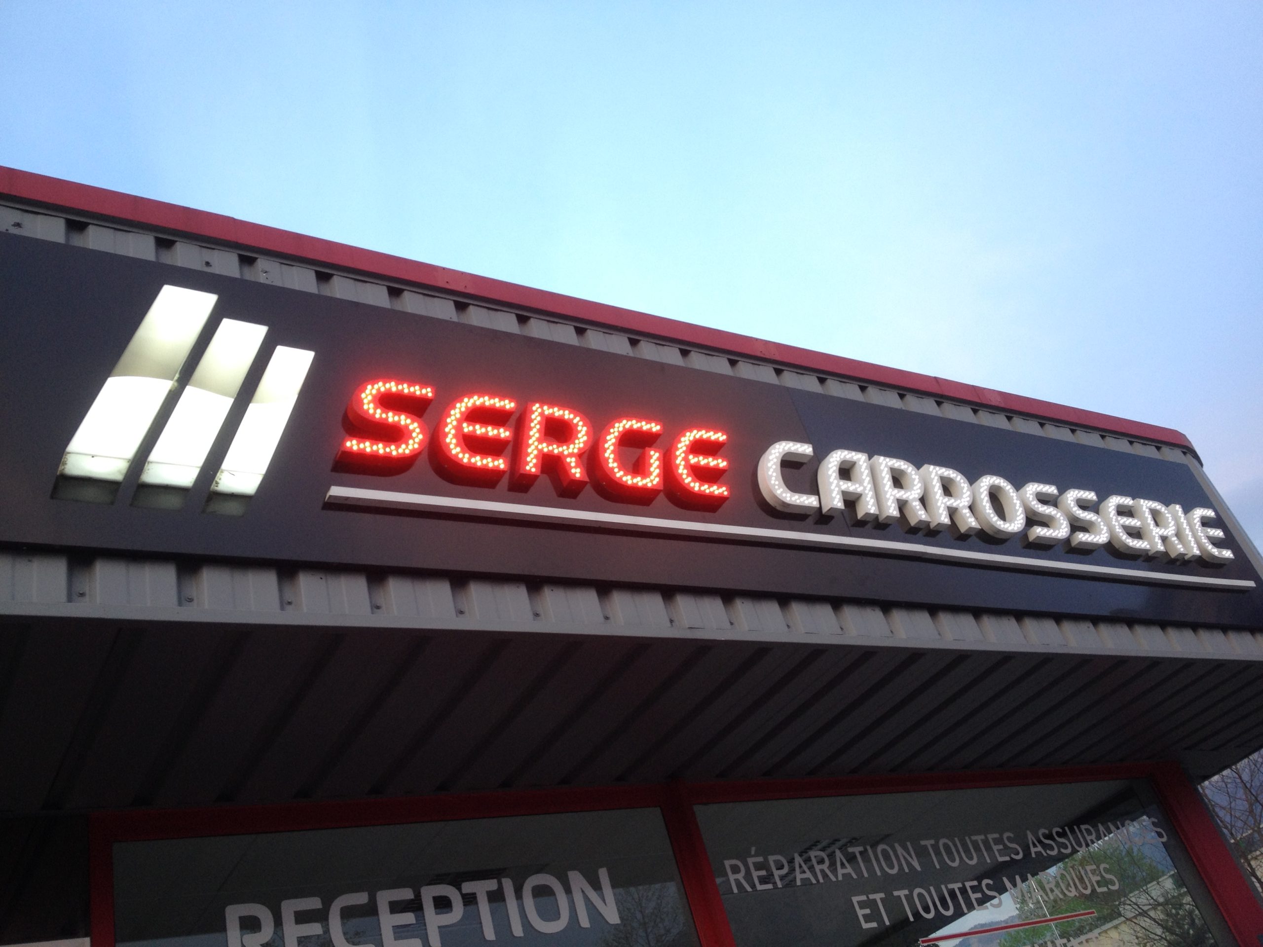 Enseigne lumineuse LED